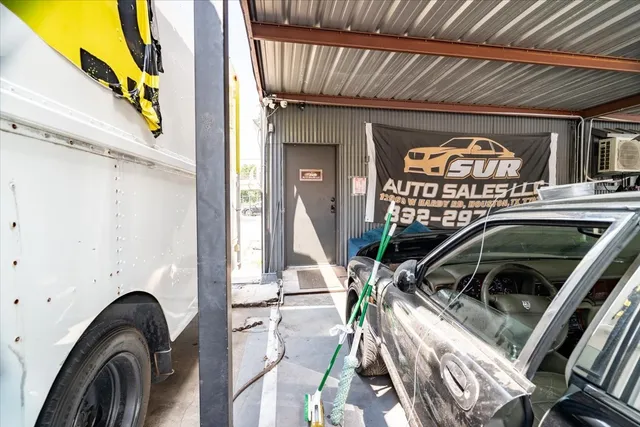 a view of entryway and living room