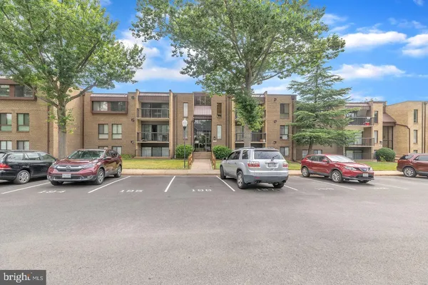 $1,700 | 7587 Margate Court, Unit 203, Manassas, VA 20109