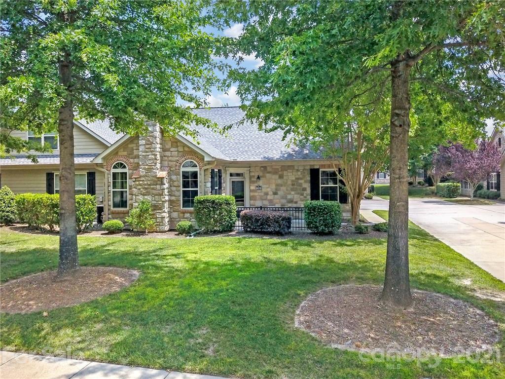 805 Ledgestone Court Tega Cay, SC 29708 - Photo 1 of 44 Gallery Image 1
