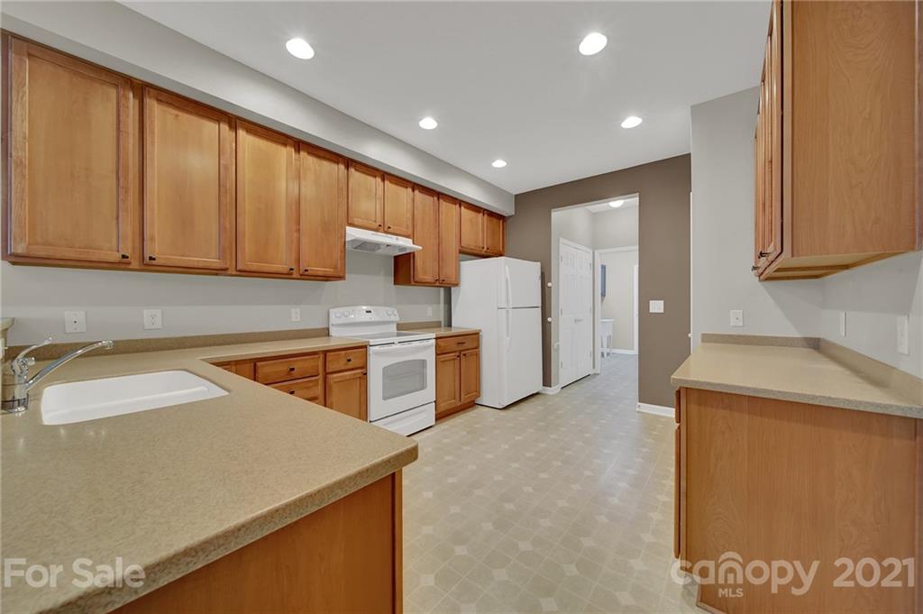 805 Ledgestone Court Tega Cay, SC 29708 - Photo 11 of 44 Gallery Image 11