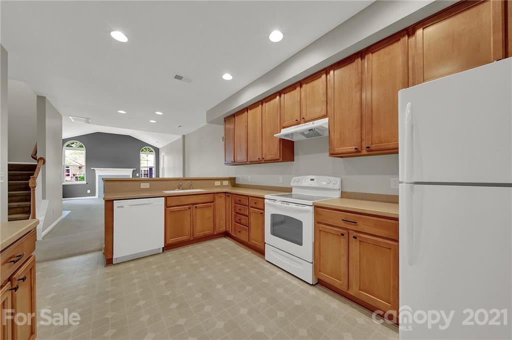 805 Ledgestone Court Tega Cay, SC 29708 - Photo 12 of 44 Gallery Image 12