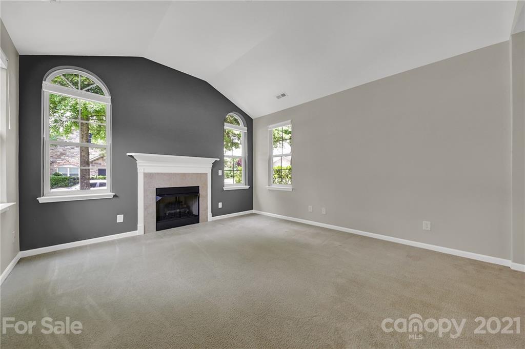 805 Ledgestone Court Tega Cay, SC 29708 - Photo 4 of 44 Gallery Image 4