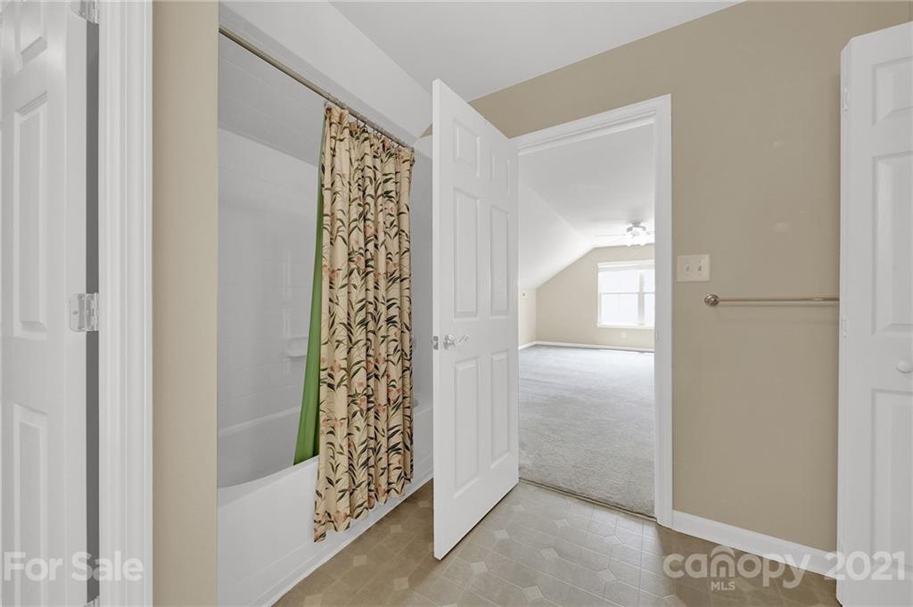 805 Ledgestone Court Tega Cay, SC 29708 - Photo 33 of 44 Gallery Image 33