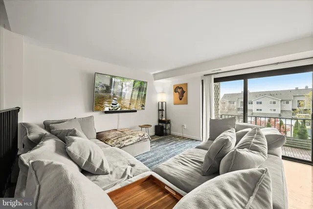 $350,000 | 10851-10859 Amherst Avenue, Unit 202, Silver Spring, MD 20902