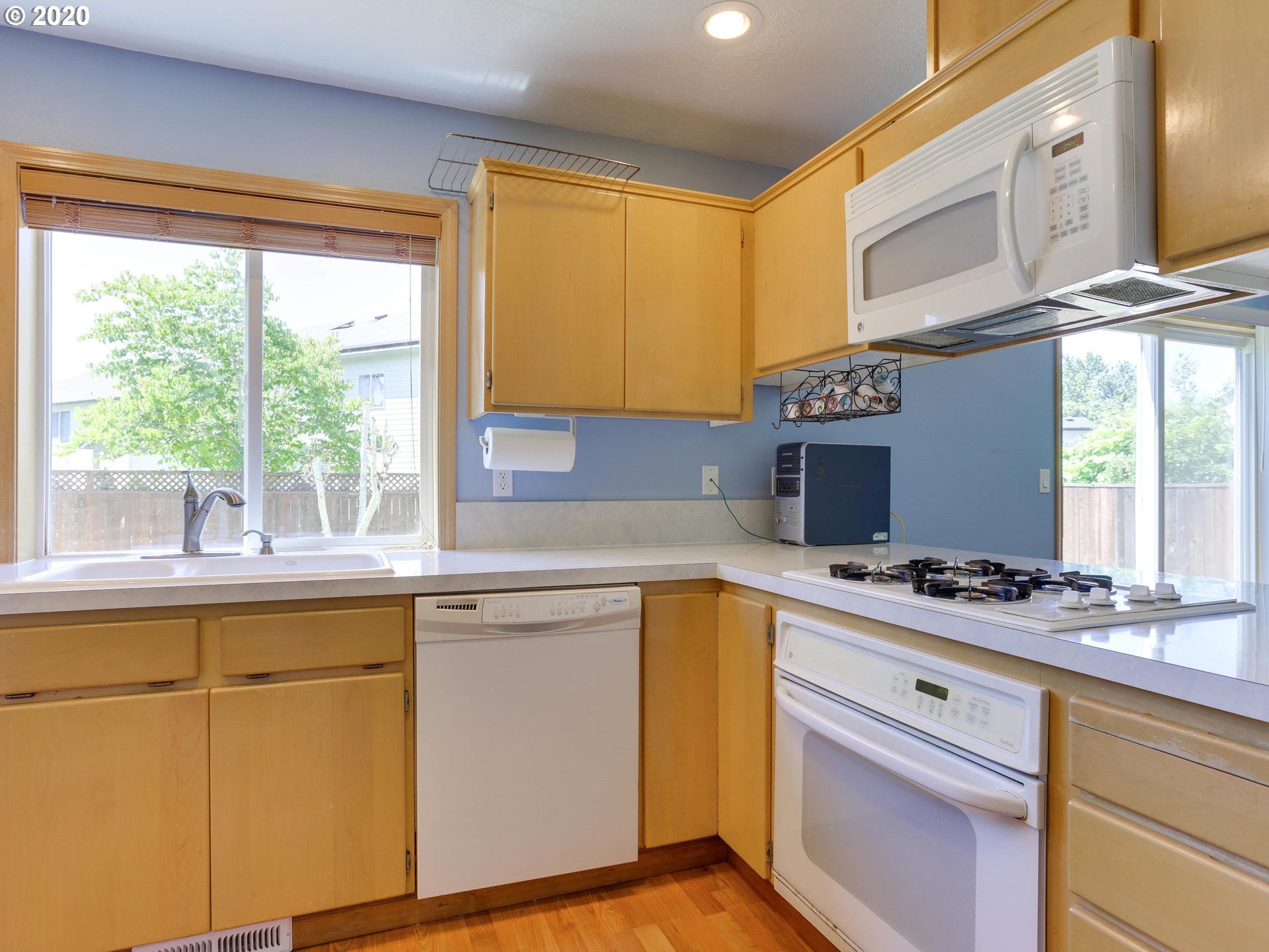 9211 Northeast Levee Road Portland, OR 97211 - Photo 14 of 31 Kitchen