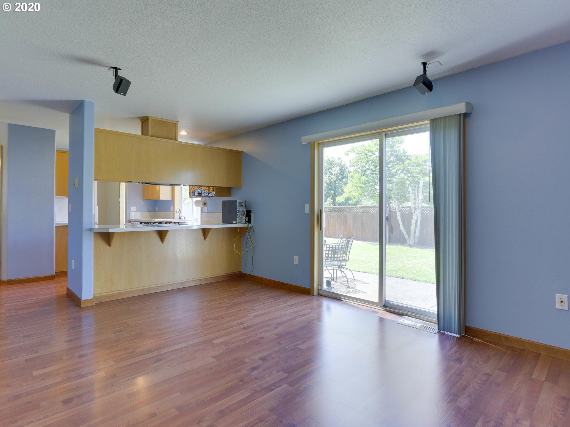 9211 Northeast Levee Road Portland, OR 97211 - Photo 15 of 31 Family Room