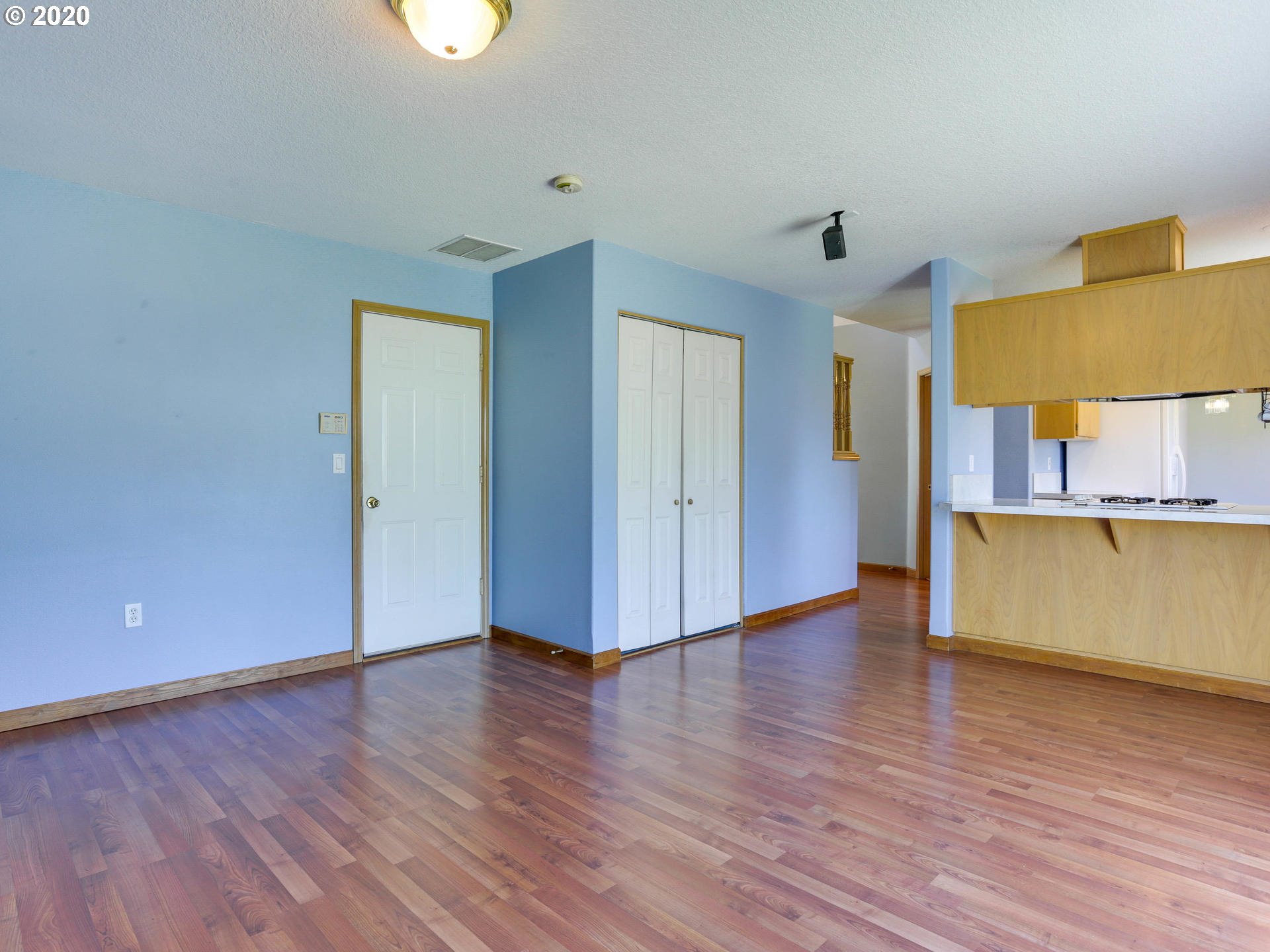 9211 Northeast Levee Road Portland, OR 97211 - Photo 16 of 31 Family Room