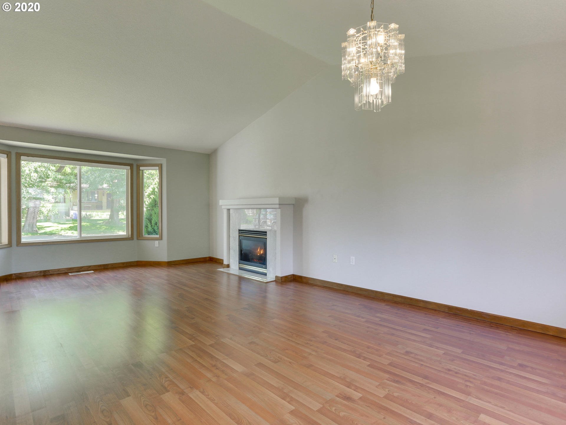 9211 Northeast Levee Road Portland, OR 97211 - Photo 7 of 31 Living Room