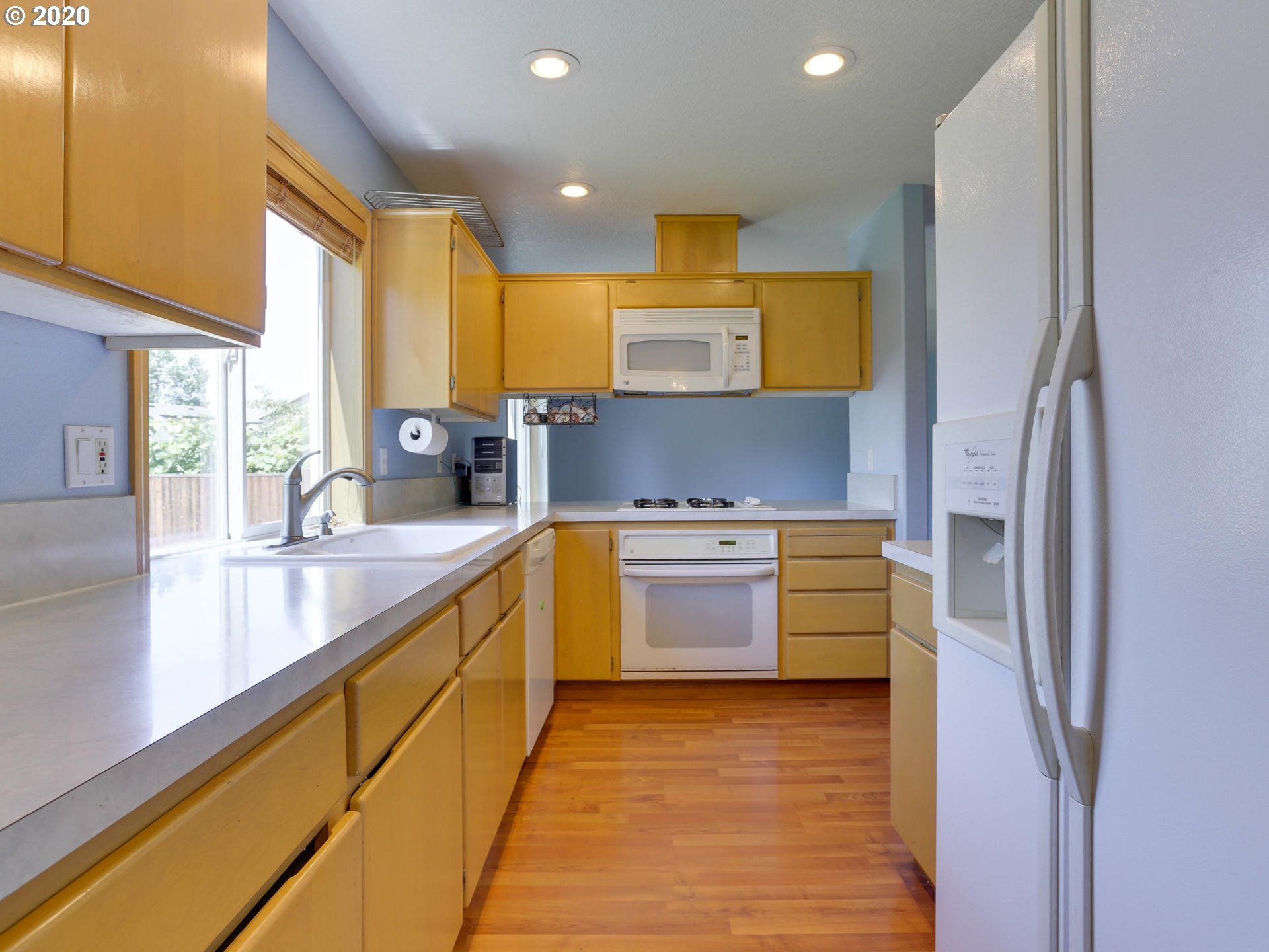 9211 Northeast Levee Road Portland, OR 97211 - Photo 10 of 31 Kitchen