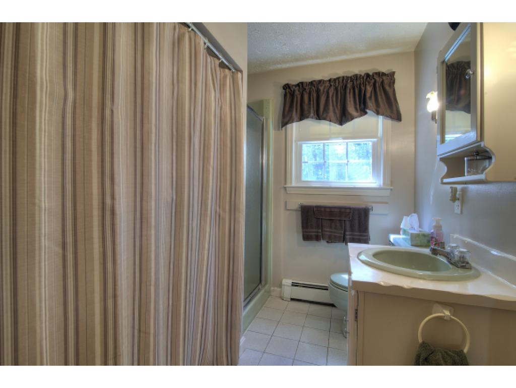 31 Clifton Road Bedford, NH 03110 - Photo 17 of 32 Gallery Image 17