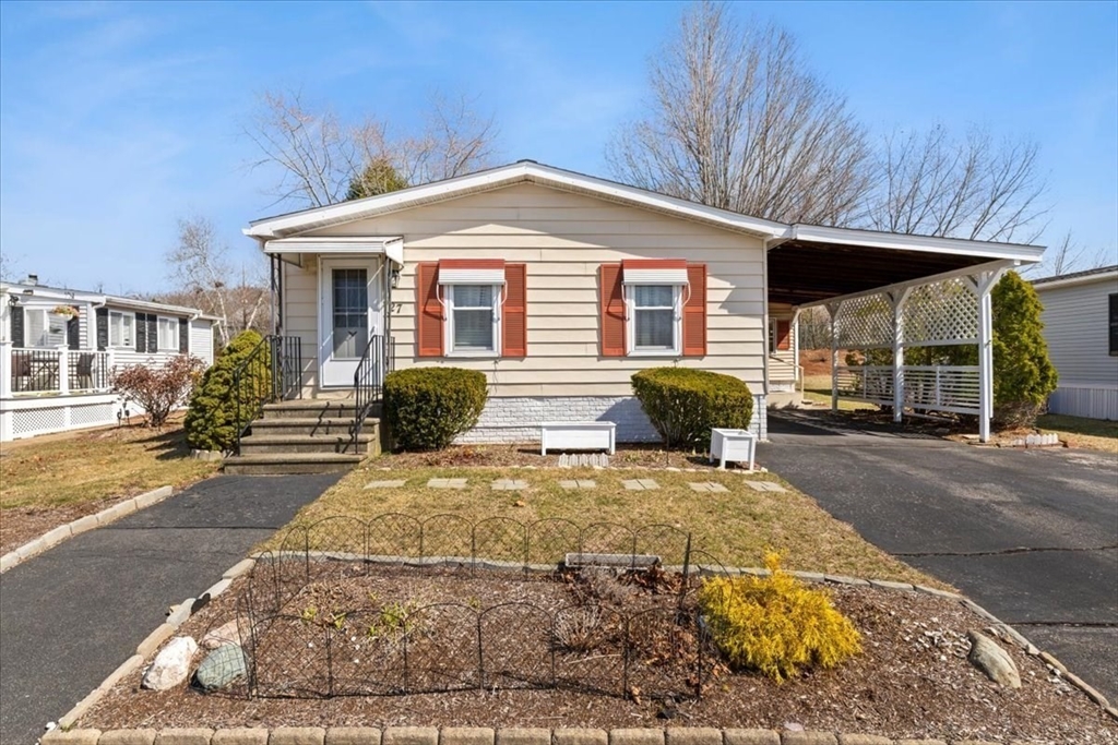 27 Castle Road, Unit 153 Attleboro, MA 02703 - Photo 30 of 34