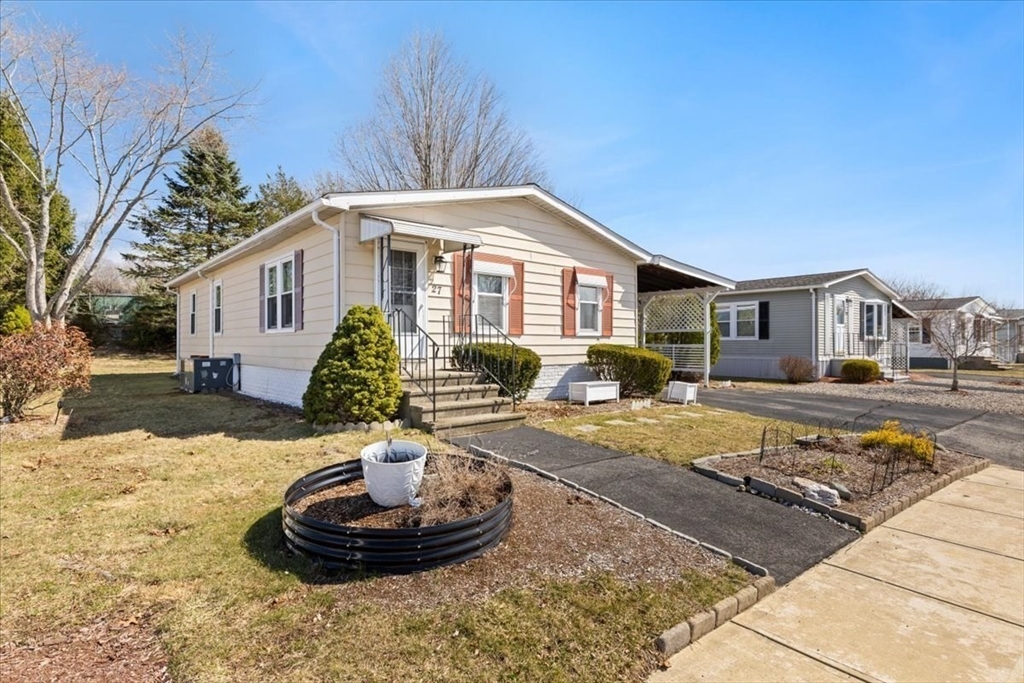 27 Castle Road, Unit 153 Attleboro, MA 02703 - Photo 31 of 34