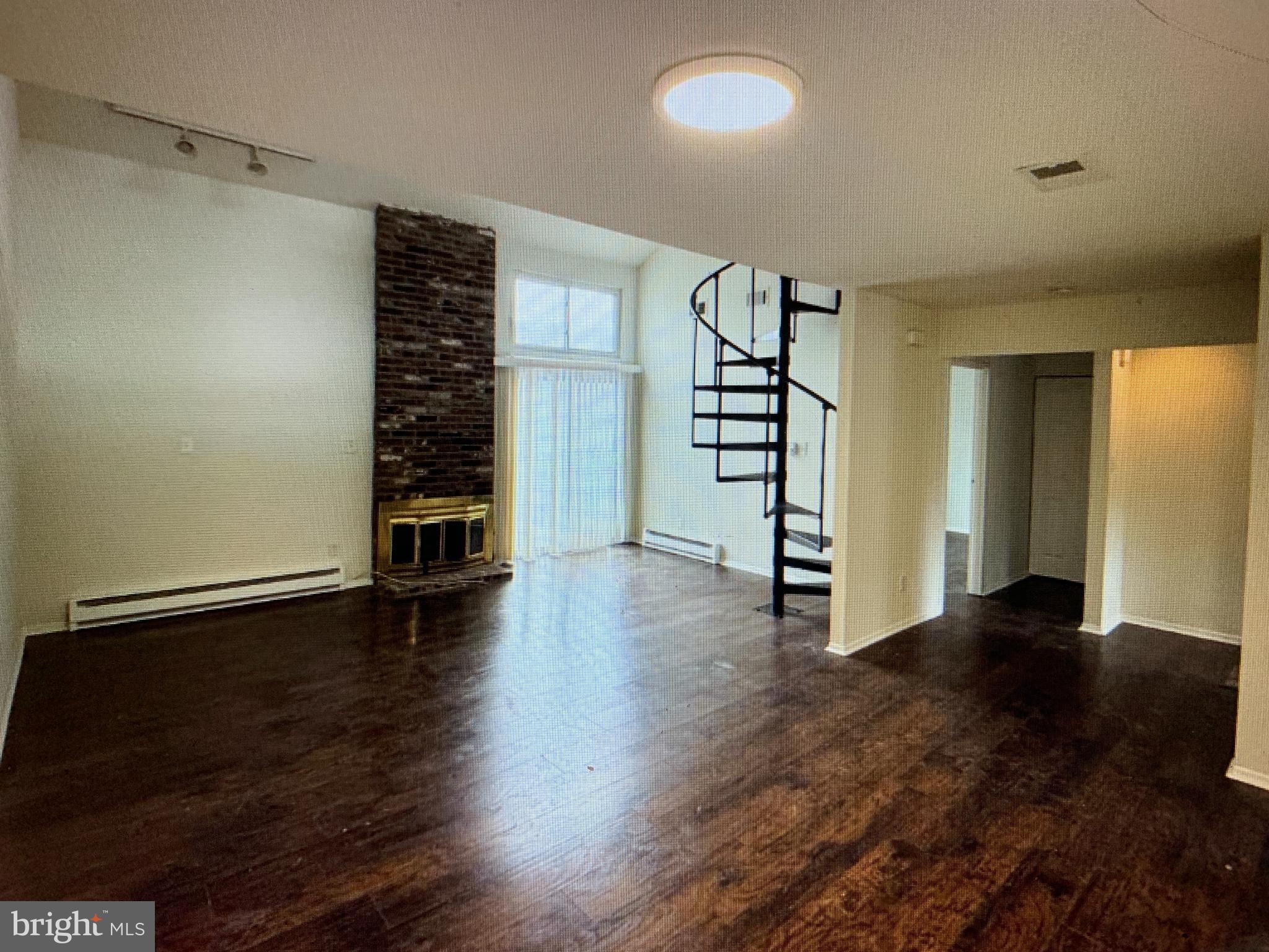 502 Bromley Clementon, NJ 08021 - Photo 2 of 10