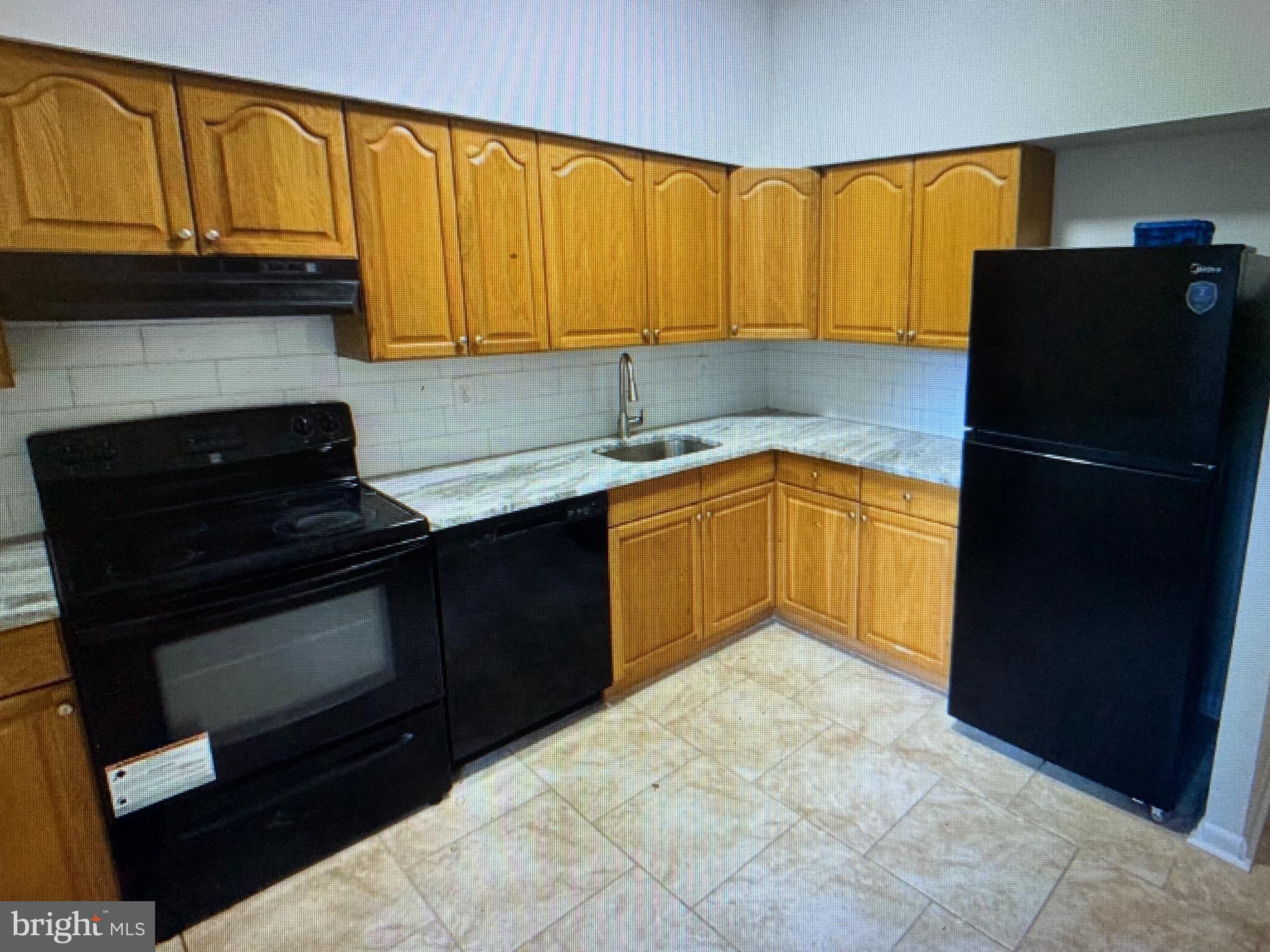 502 Bromley Clementon, NJ 08021 - Photo 5 of 10