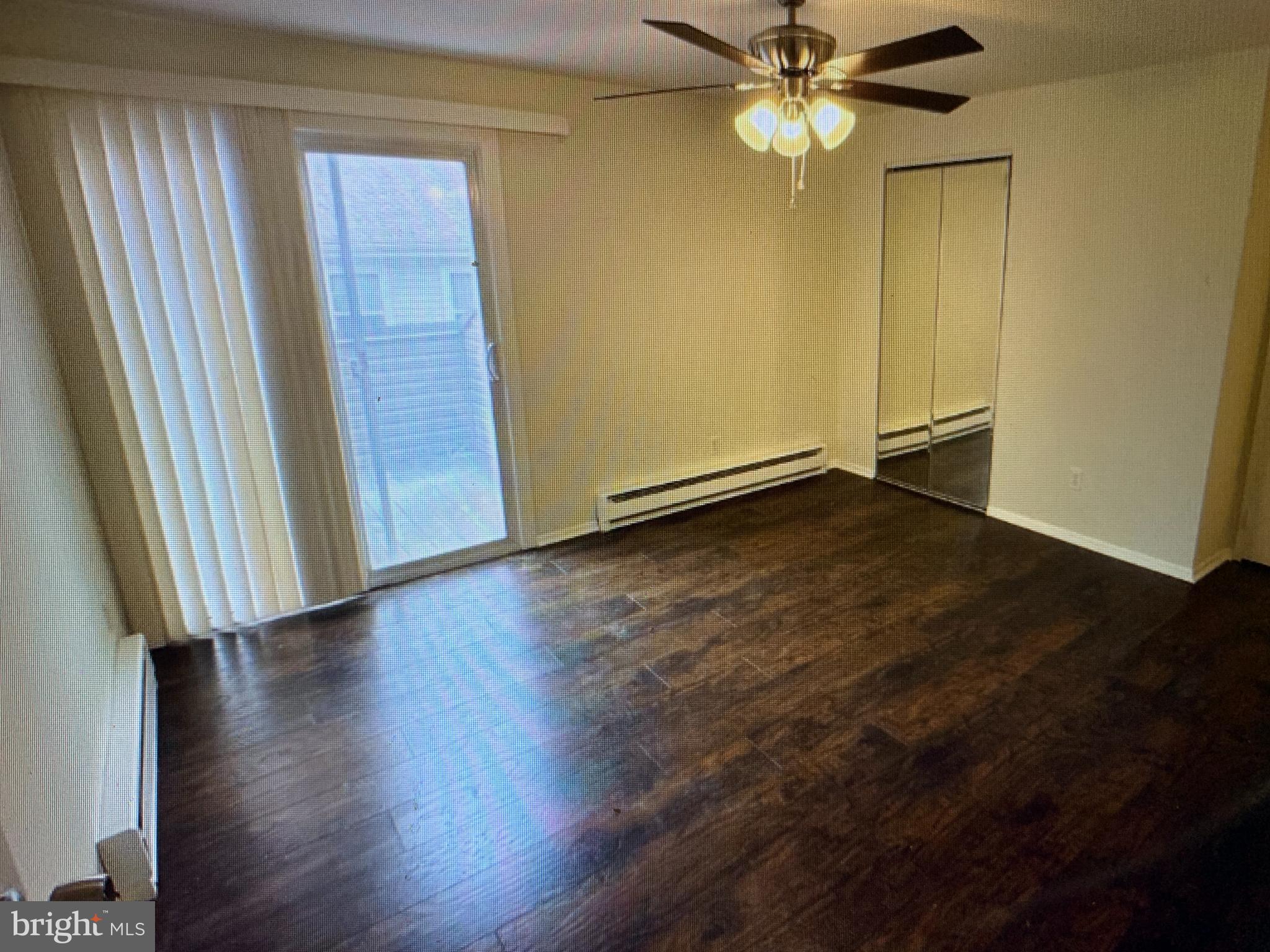 502 Bromley Clementon, NJ 08021 - Photo 7 of 10