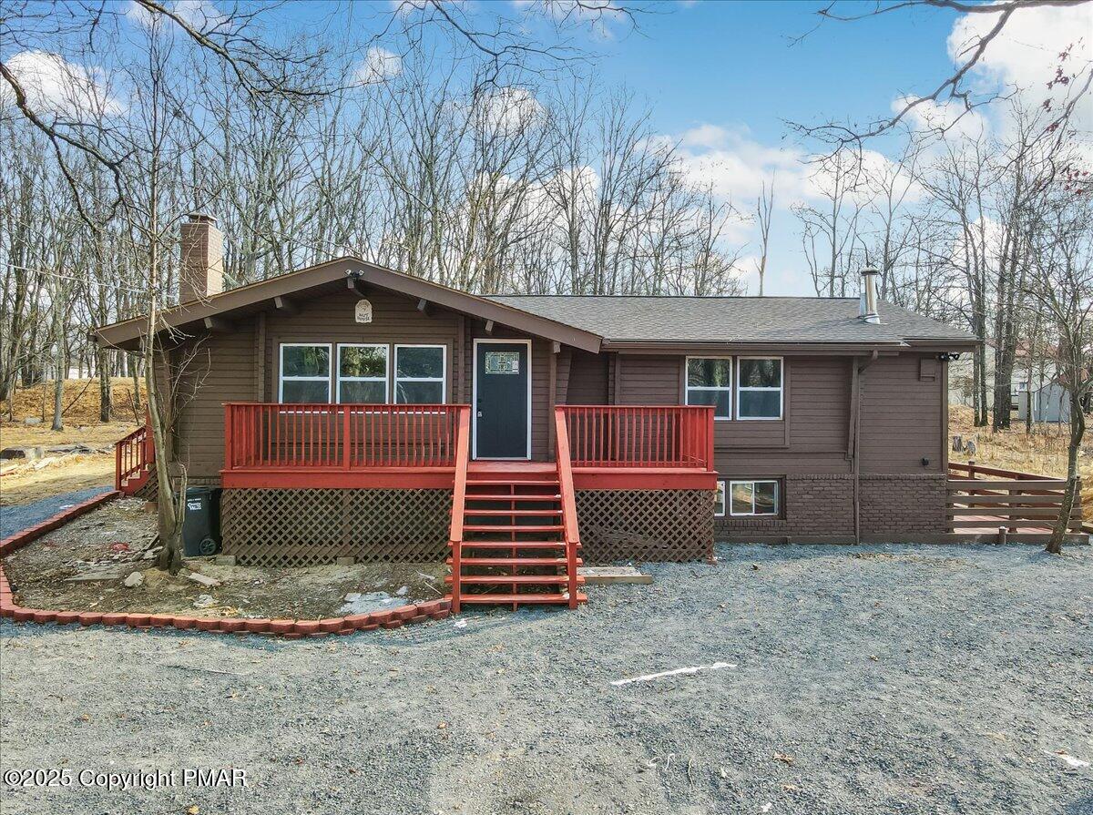 2161 Bushkill Circle Bushkill, PA 18324 - Photo 4 of 49 01-Photo Jan 14 2025- 11 20 36 AM