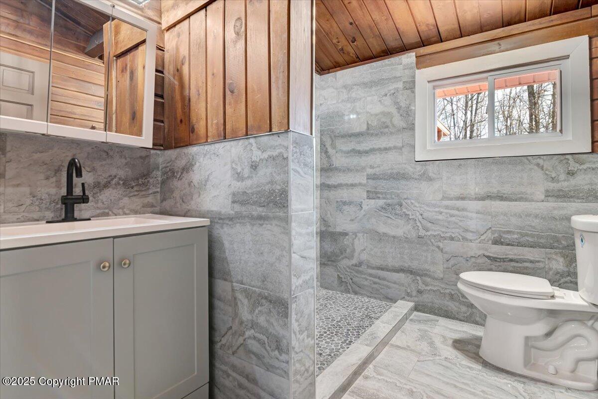 2161 Bushkill Circle Bushkill, PA 18324 - Photo 41 of 49 30-Photo Jan 14 2025- 10 55 06 AM_7 AM_8