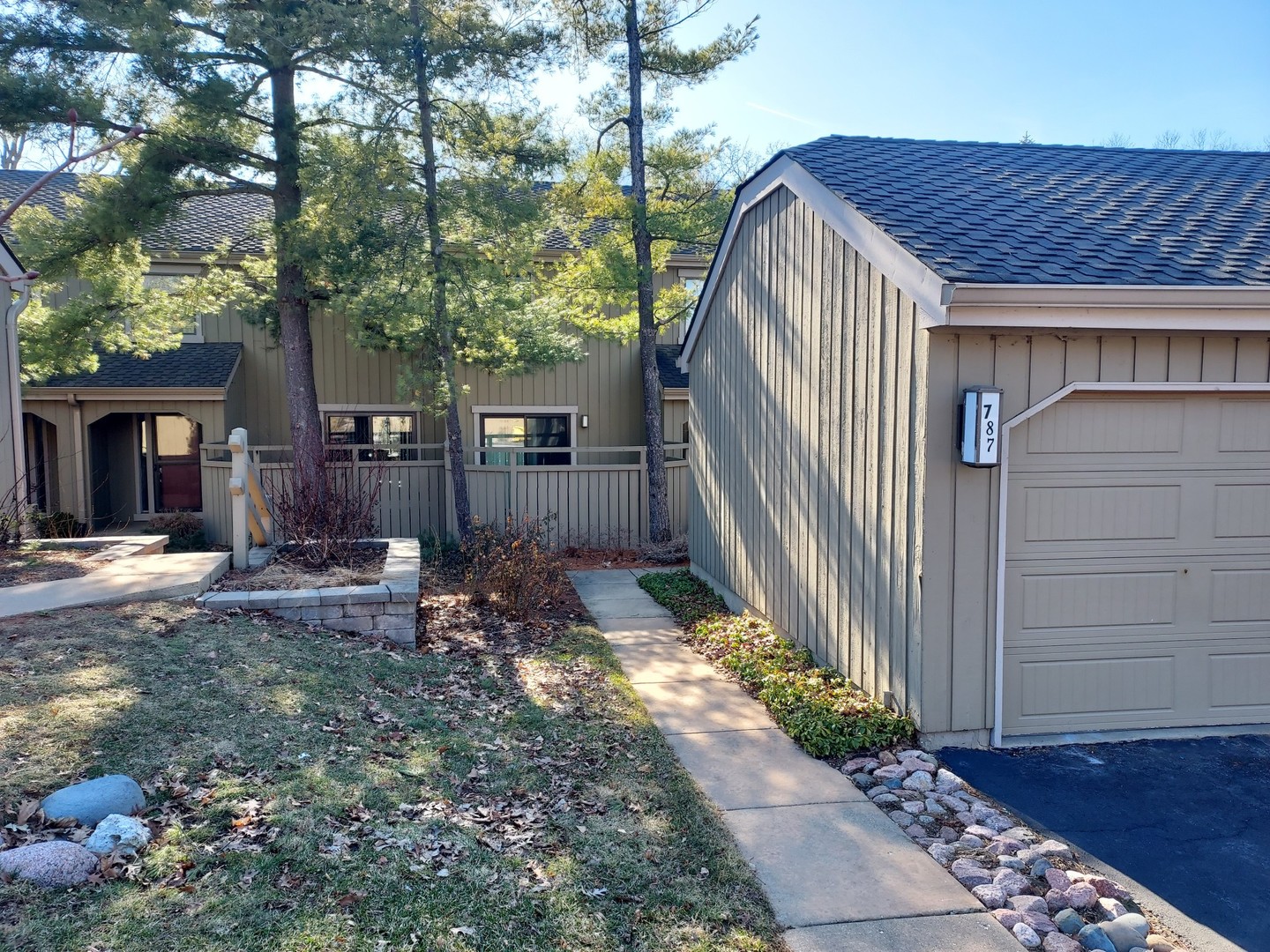 787 Oak Hill Road, Unit 467 Lake Barrington, IL 60010 - Photo 1 of 57