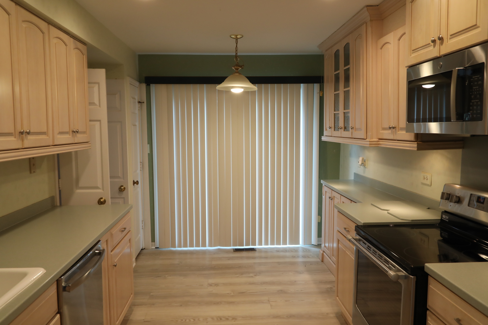 787 Oak Hill Road, Unit 467 Lake Barrington, IL 60010 - Photo 16 of 69