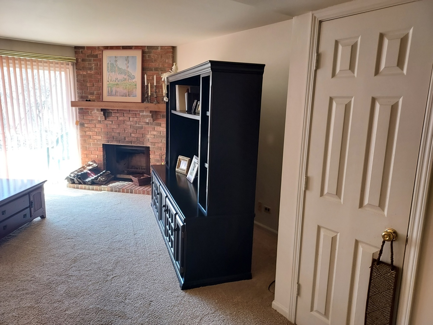 787 Oak Hill Road, Unit 467 Lake Barrington, IL 60010 - Photo 32 of 57 a view of a livingroom with furniture and staircase