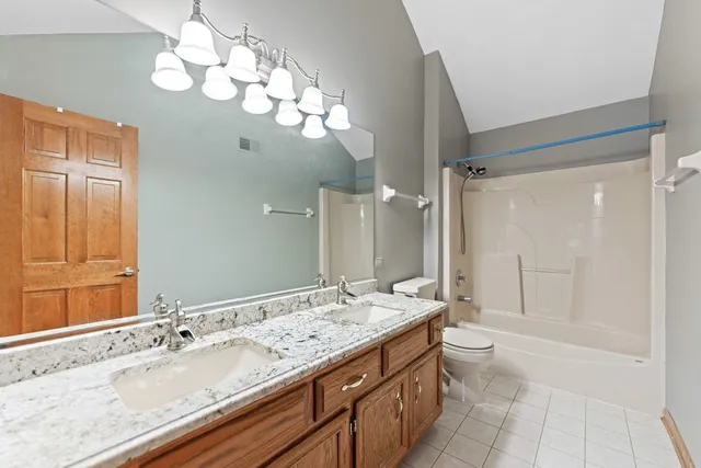 $749,900 | 3432 Caine Drive, Naperville, IL 60564