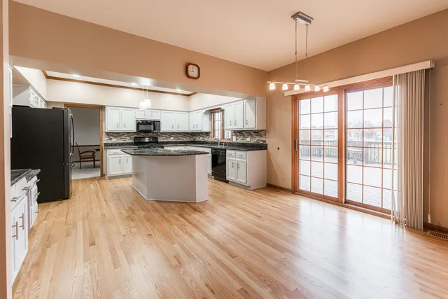 $749,900 | 3432 Caine Drive, Naperville, IL 60564