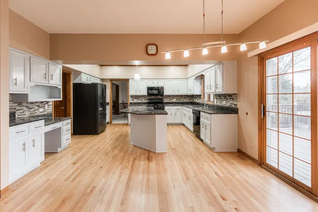 $749,900 | 3432 Caine Drive, Naperville, IL 60564