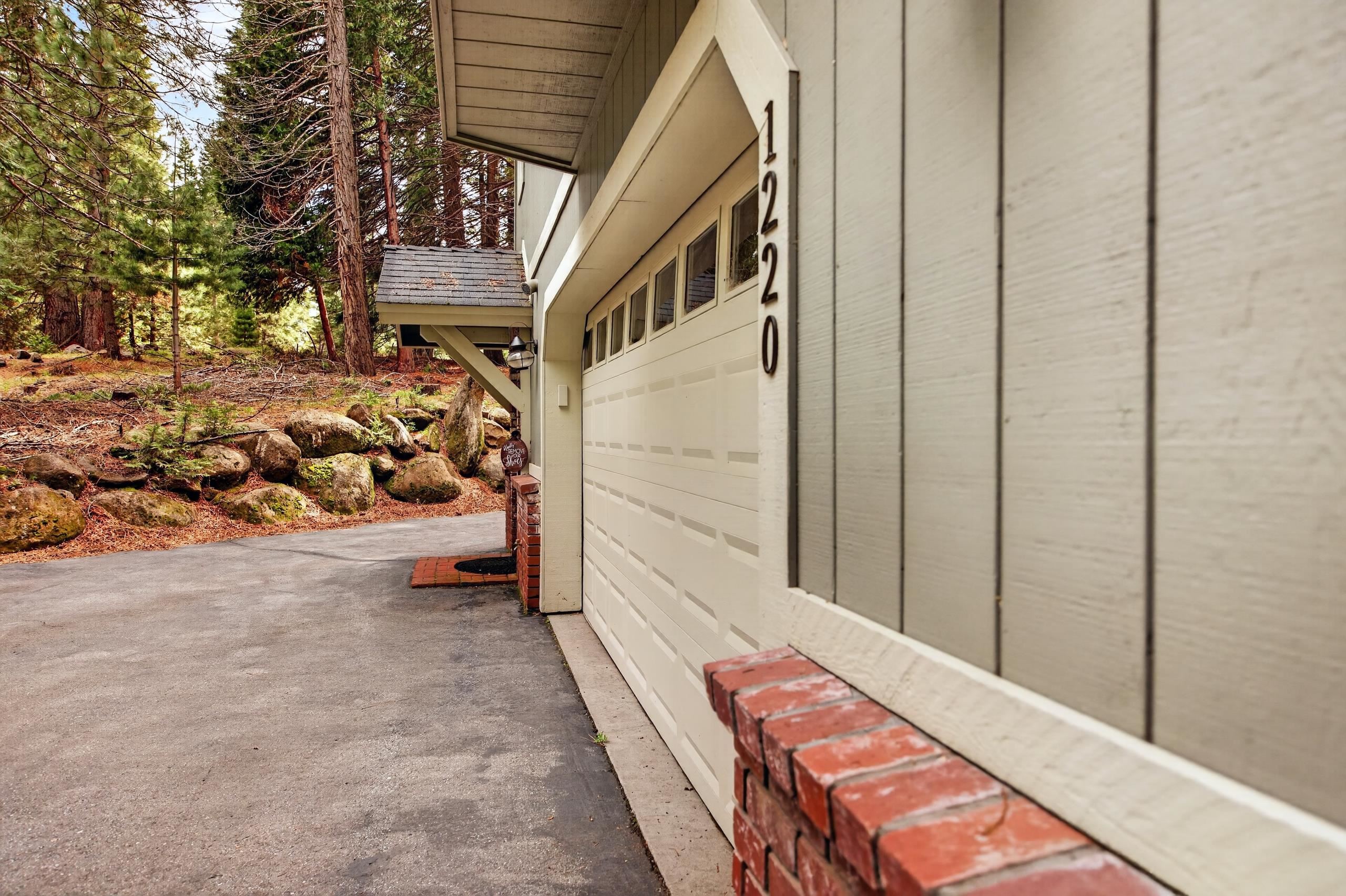 1220 Lynx Road Lake Almanor, CA 96137 - Photo 38 of 45 a view of balcony