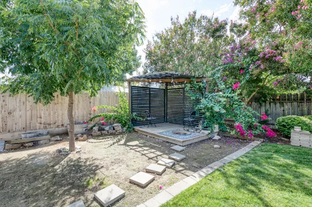 $410,000 | 6583 North Maple Avenue, Fresno, CA 93710