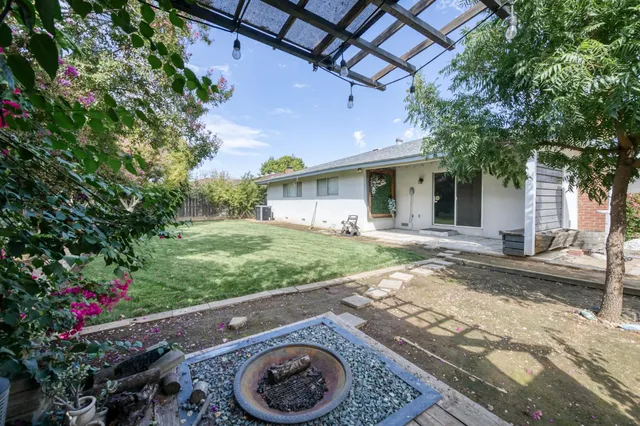 $410,000 | 6583 North Maple Avenue, Fresno, CA 93710