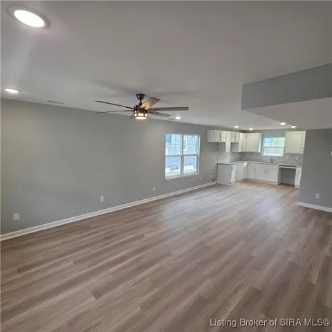 $455,000 | 924 East Chestnut Street, Jeffersonville, IN 47130