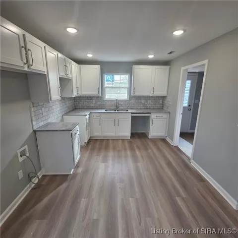 $455,000 | 924 East Chestnut Street, Jeffersonville, IN 47130