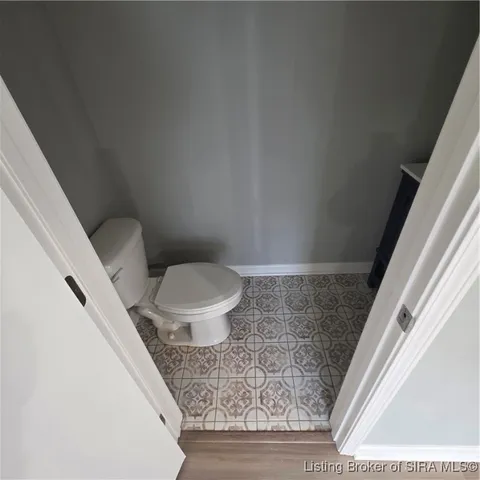 $455,000 | 924 East Chestnut Street, Jeffersonville, IN 47130