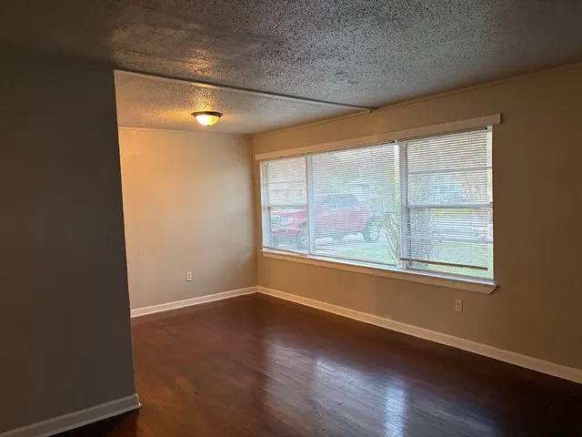 $184,900 | 5818 Glenhurst Drive, Houston, TX 77033