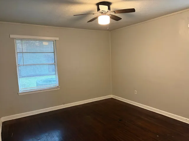 $184,900 | 5818 Glenhurst Drive, Houston, TX 77033