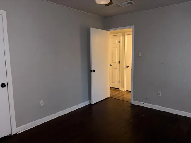 $184,900 | 5818 Glenhurst Drive, Houston, TX 77033