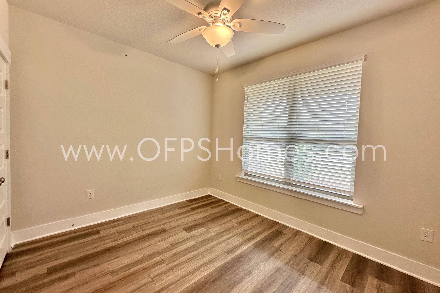 7422 Stagecoach Road Pensacola, FL 32526 - Photo 13 of 27 a view of a livingroom with a window