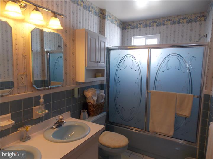 535 Fairhurst Road Fairless Hills, PA 19030 - Photo 16 of 23 Bathroom