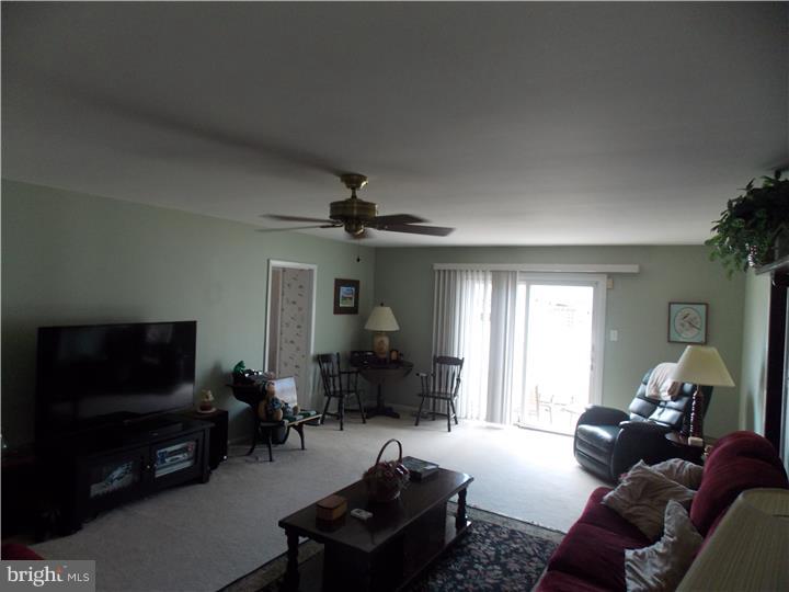 535 Fairhurst Road Fairless Hills, PA 19030 - Photo 7 of 23 Family Room