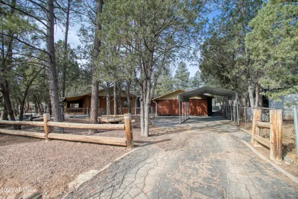 $349,999 | 2233 Oakwood Drive, Lakeside, AZ 85929