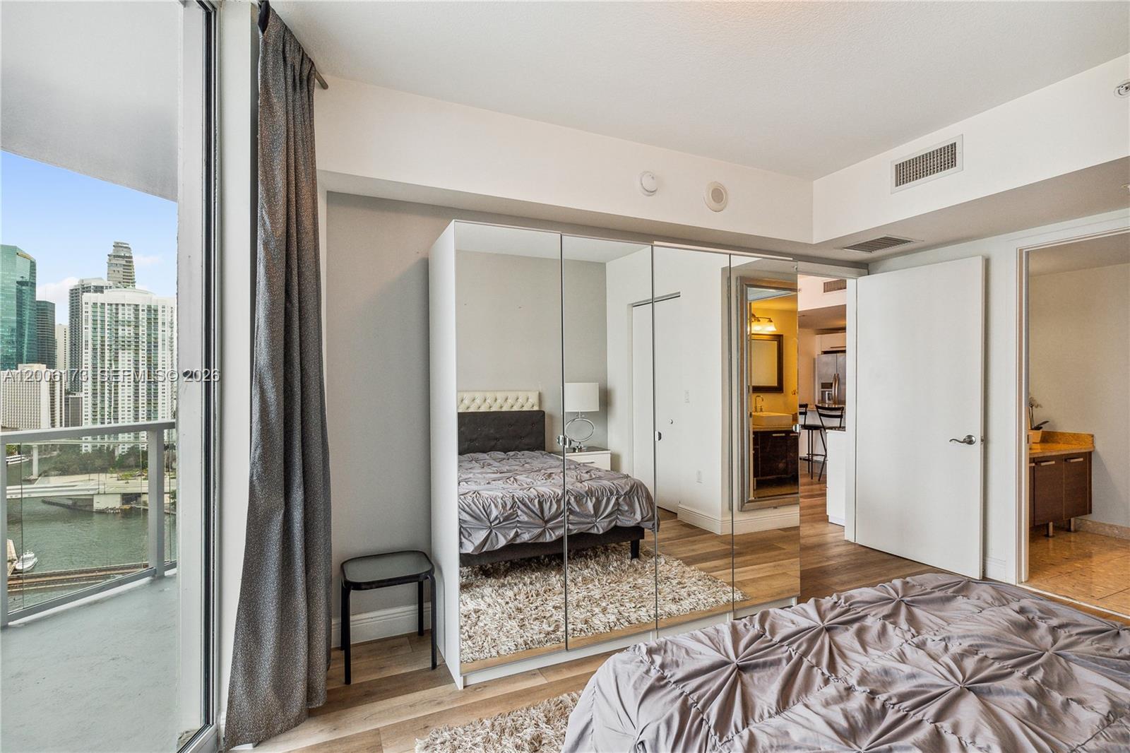 185 Southwest 7th Street, Unit 2105 Miami, FL 33130 - Photo 11 of 18