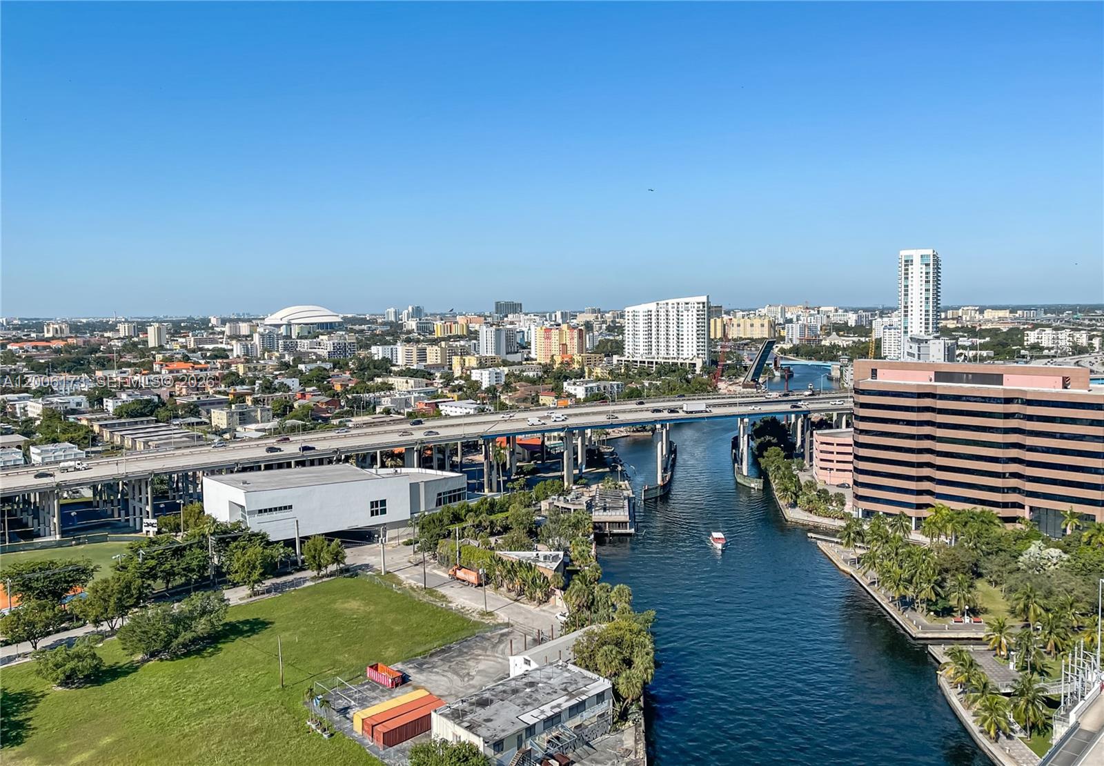 185 Southwest 7th Street, Unit 2105 Miami, FL 33130 - Photo 17 of 18