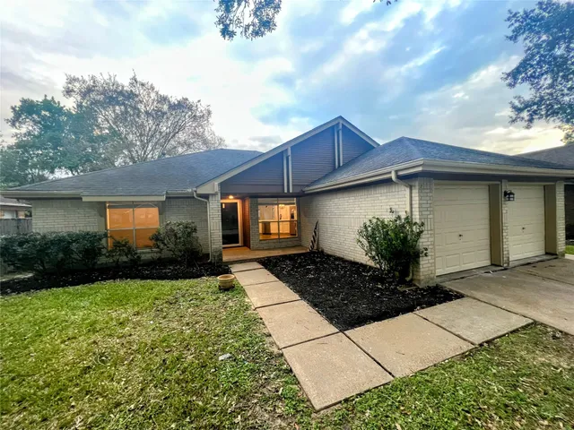 $334,900 | 4427 Leyland Drive, Pearland, TX 77584