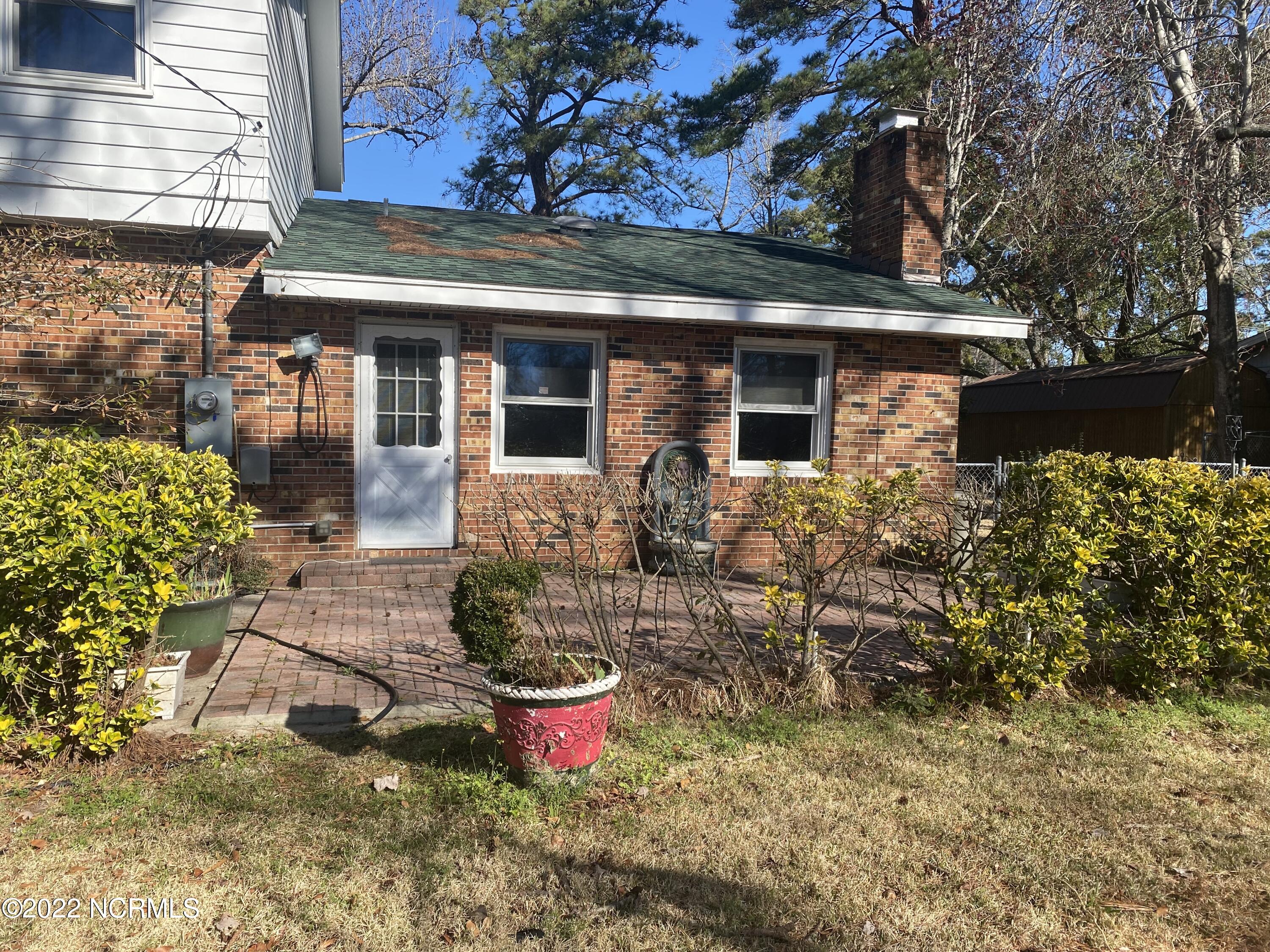4103 Country Club Road Morehead City, NC 28557 - Photo 37 of 37 Patio