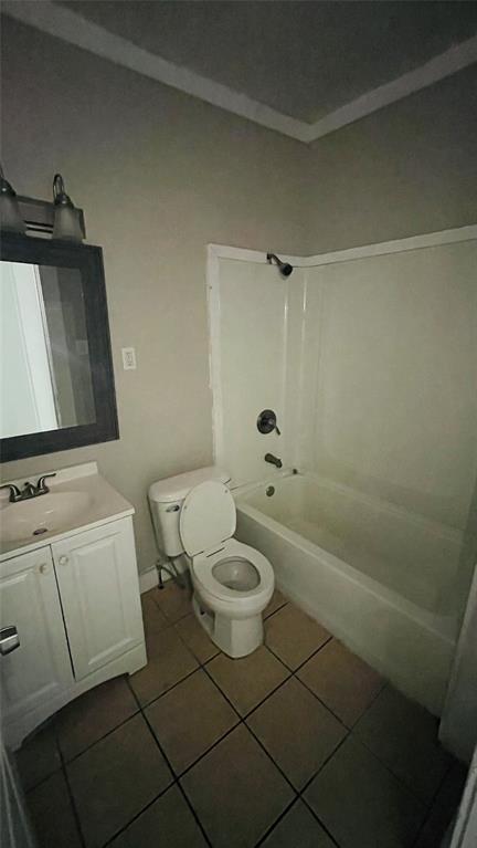 805 South Tyler Street, Unit 3 Dallas, TX 75208 - Photo 11 of 13 a bathroom with a sink a toilet and shower