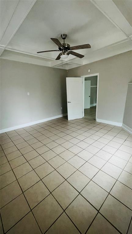 805 South Tyler Street, Unit 3 Dallas, TX 75208 - Photo 5 of 13 a view of a garage