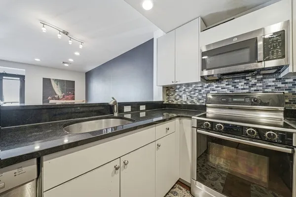 $850,000 | 533 Cambridge Street, Unit 105, Boston, MA 02134