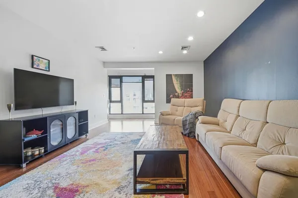 $850,000 | 533 Cambridge Street, Unit 105, Boston, MA 02134