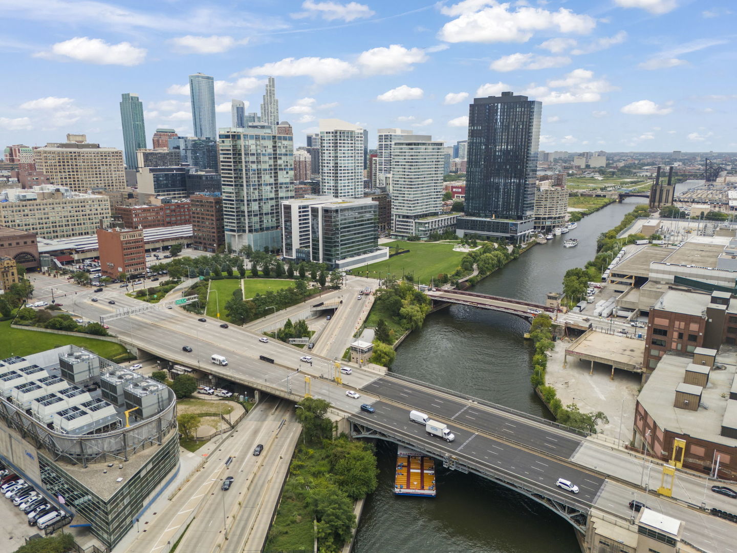 611 South Wells Street, Unit 2402 Chicago, IL 60607 - Photo 29 of 33 a view of a city with tall buildings