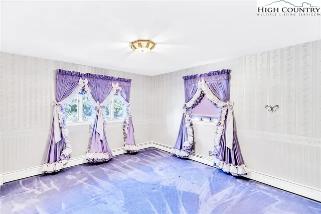 a view of back yard of the house